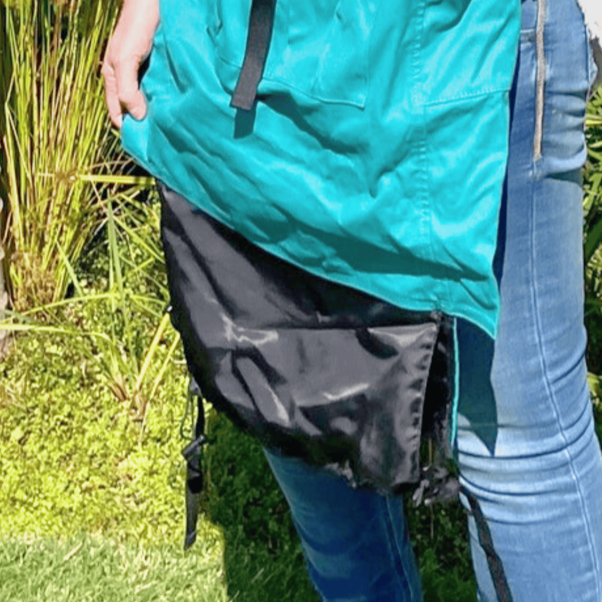 Garden Apron, Gardening Apron with Pockets - Canvas & Adjustable, Great Gift for Gardeners Garden Apron