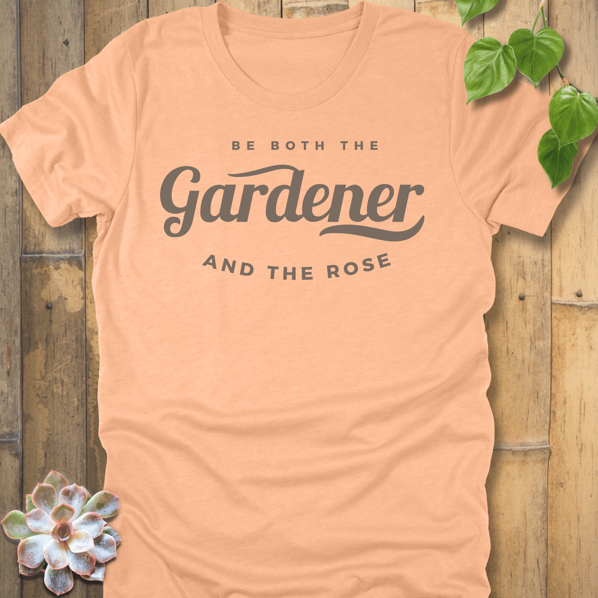Heather Peach / S Gardener And The Rose T-Shirt T-Shirt