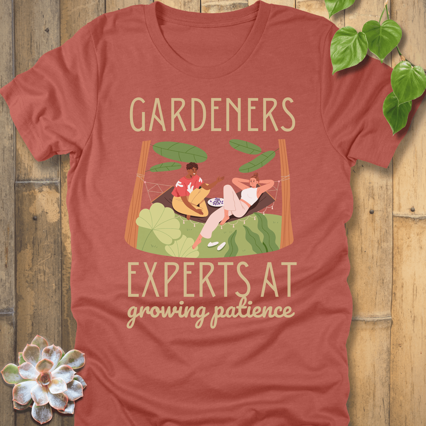 Heather Clay / S Gardeners Expert T-Shirt T-Shirt