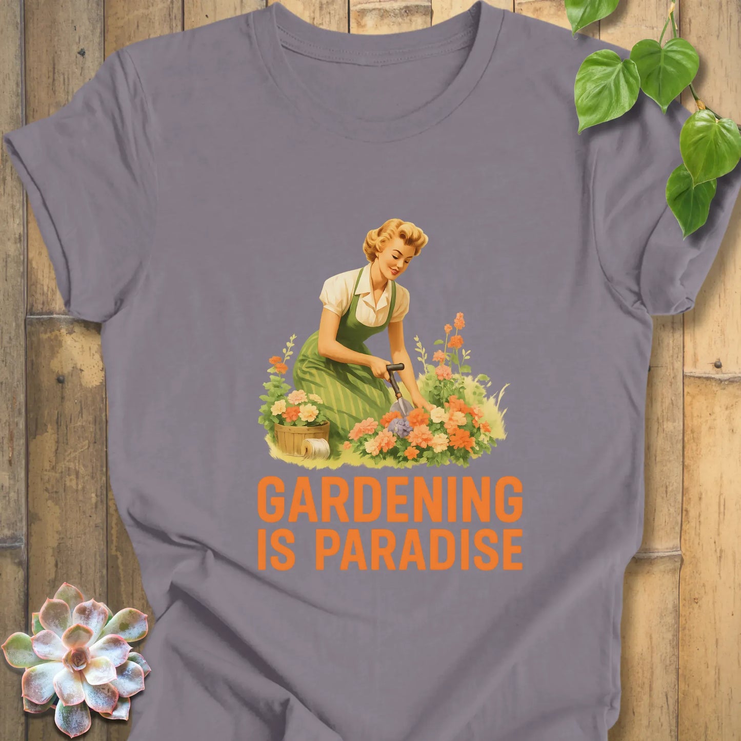 Storm / XS Gardening is Paradise T-Shirt T-Shirt