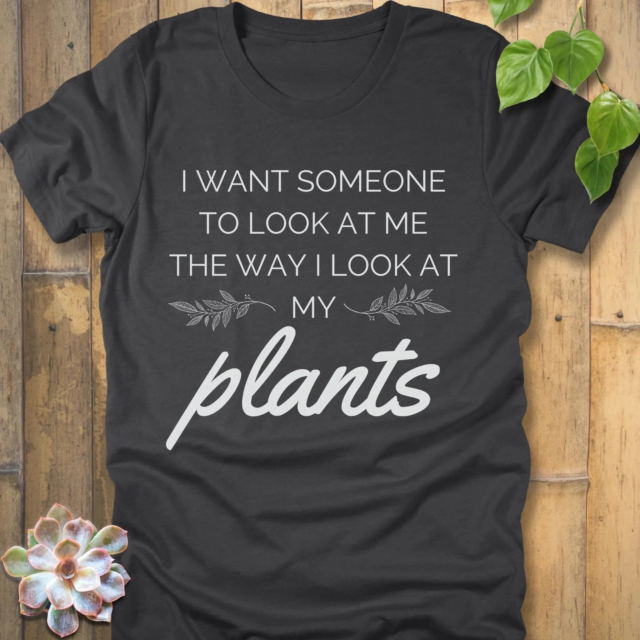 Dark Grey Heather / S Look At Me T-Shirt T-Shirt