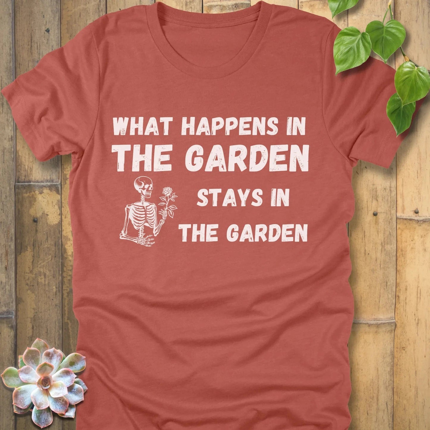 Heather Clay / S Stays In The Garden T-Shirt T-Shirt