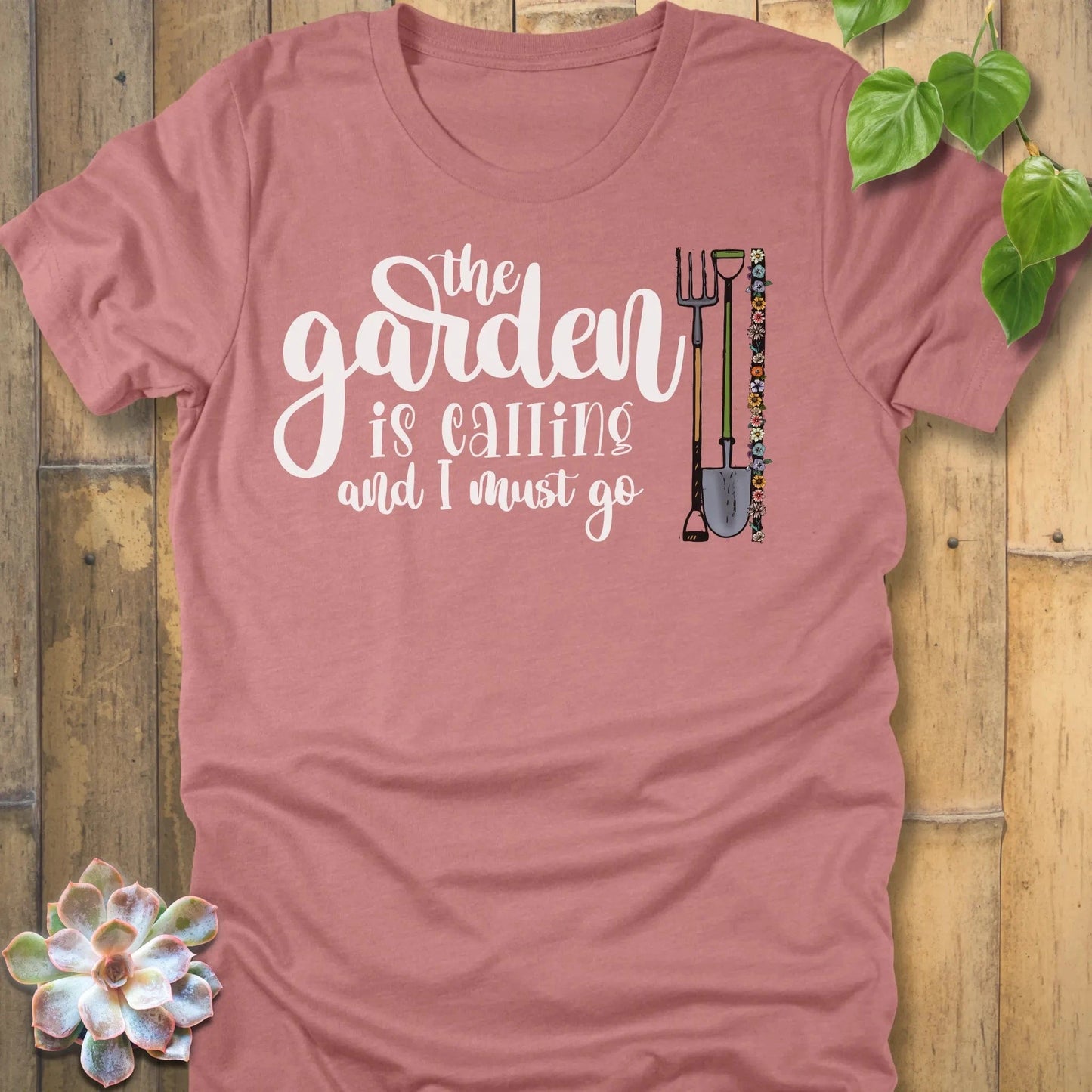 Heather Mauve / S The Garden Is Calling T-Shirt T-Shirt