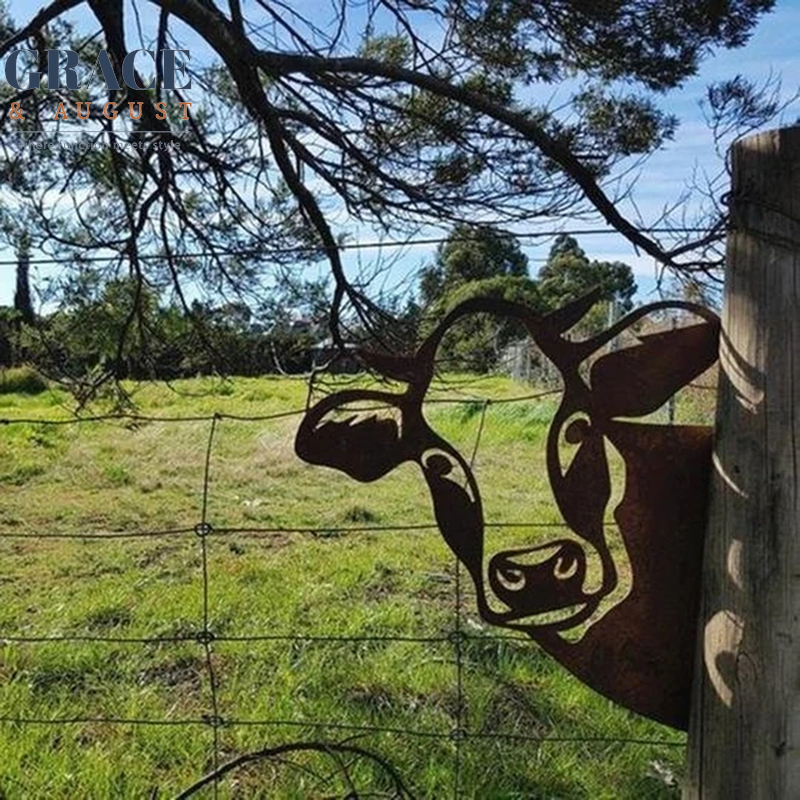 decorative peeping animals