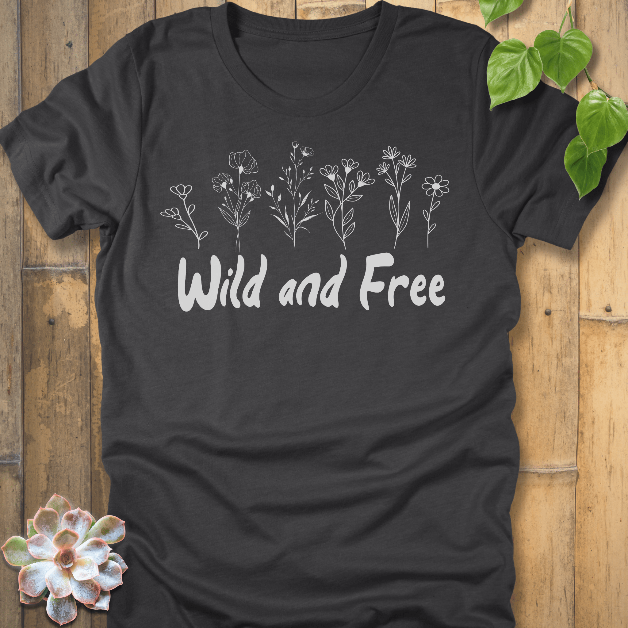 Dark Grey Heather / S Wild And Free T-shirt T-Shirt